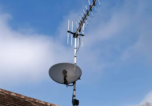 Difference between TV Aerial vs Satellite